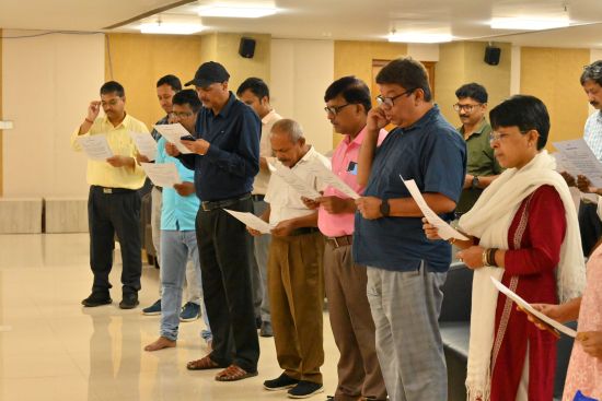 Glimpses of Blood Donation Camp organised by National Jute Board on the eve of World Blood Donor Day. Auspicious Day started with pledge taking ceremony administered by Secretary Shri Shashi Bhushan Singh followed by blood donation. Some glimpses of Blood Donation Camp organised by National Jute Board on the eve of World Blood Donor Day. Auspicious Day started with pledge taking ceremony administered by Secretary Shri Shashi Bhushan Singh followed by blood donation.